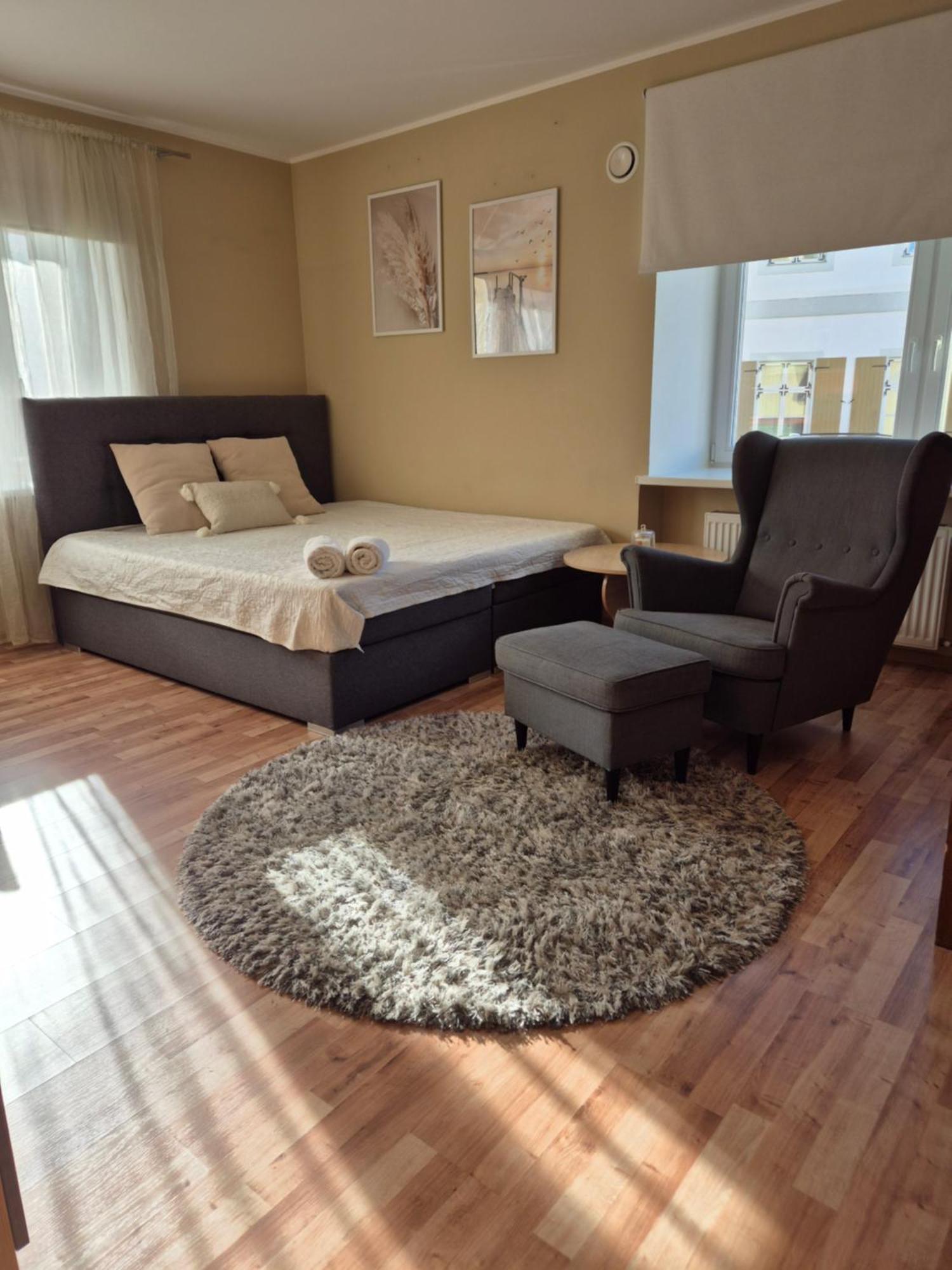 Klara Apartment Tartu Buitenkant foto